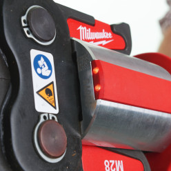 Обжимник гідравлійчний акумуляторний для труб MILWAUKEE M18 BLHPT-202C