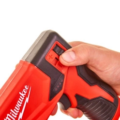 Степлер скобозабивной аккумуляторный MILWAUKEE M12 BST-0 (каркас)