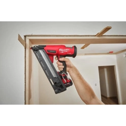 Пистолет гвоздезабивной аккумуляторный бесщёточный MILWAUKEE M18 FN15GA-0X (32-64мм)(каркас, HDкейс)