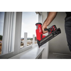 Пистолет гвоздезабивной аккумуляторный бесщёточный MILWAUKEE M18 FN15GA-0X (32-64мм)(каркас, HDкейс)