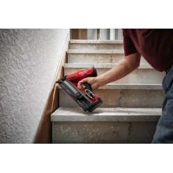 Пистолет гвоздезабивной аккумуляторный бесщёточный MILWAUKEE M18 FN15GA-0X (32-64мм)(каркас, HDкейс)
