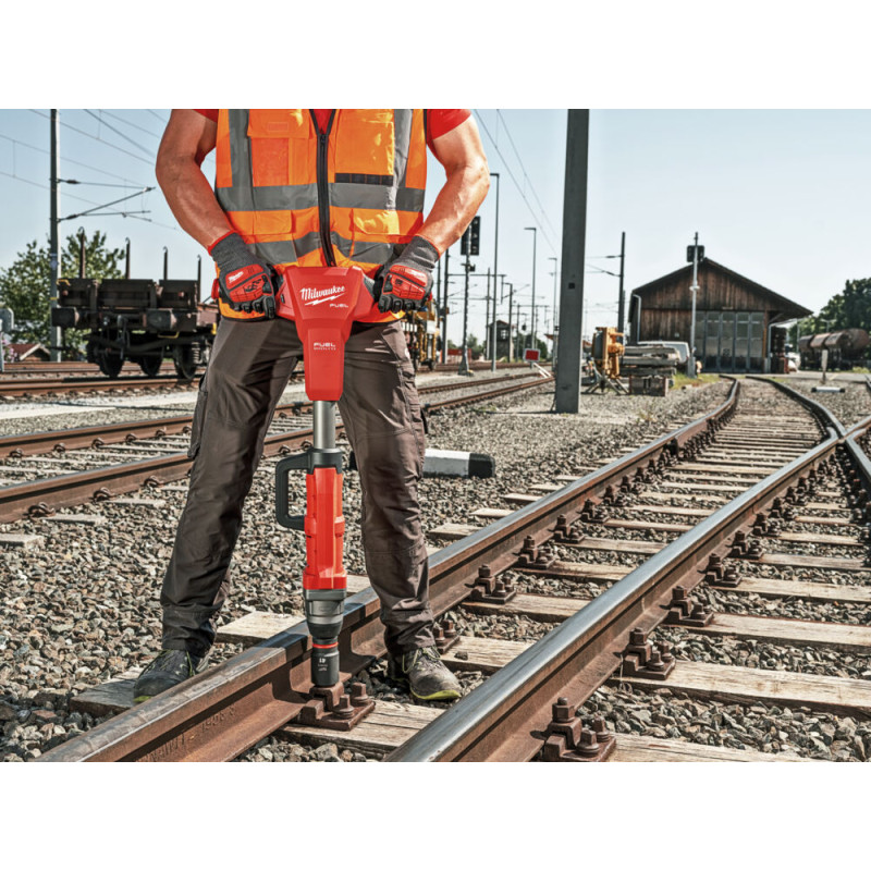 Гайковерт железнодорожный аккумуляторный MILWAUKEE 1'' M18 FHIWF1R-0C ...