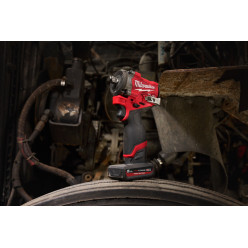 Гайковерт высокомоментный MILWAUKEE 1/2" (746 Нм) M12 FCIWF12G3-0 (каркас)