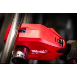 Труборез аккумуляторный по нержавеющей стали MILWAUKEE M12 PCSS54-402C до 54мм (ЗУ+2акк.Х4Ач+кейс)