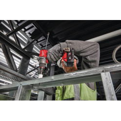 Дрель-шуруповёрт аккумуляторная бесщёточная MILWAUKEE M18 FDD3-402C (158Нм) (ЗУ+2акк.Х4Ач+кейс)