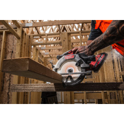 Пила дисковая акумуляторная бесщёточная MILWAUKEE M18 FCS552-0, Ø165мм (каркас) + M18 B5 подарок