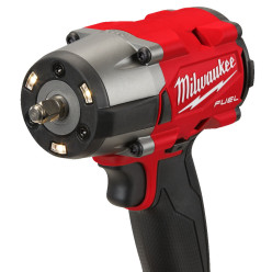 Гайковерт аккумуляторный бесщеточный MILWAUKEE 3/8" (813Нм) М18 FMTIW2F38-502X, с кольцом