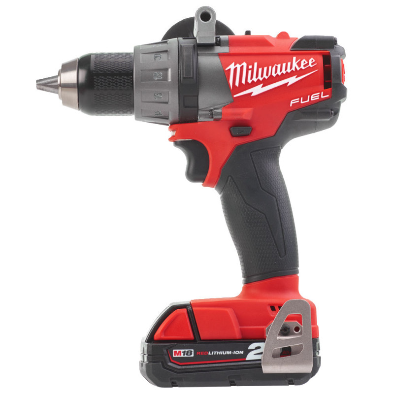 Дрель-шуруповерт аккумуляторная MILWAUKEE M18 FDD-202X, 135Нм (ЗУ, 2Х2Ач,  HDкейс)