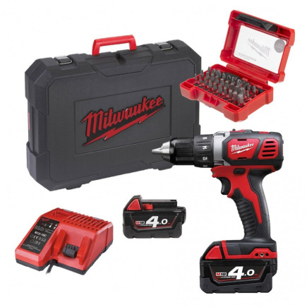 Дрель-шуруповерт аккумуляторная MILWAUKEE M18 BDD-402CA (ЗУ, 2х4Ач, кейс, набор бит 32шт) 